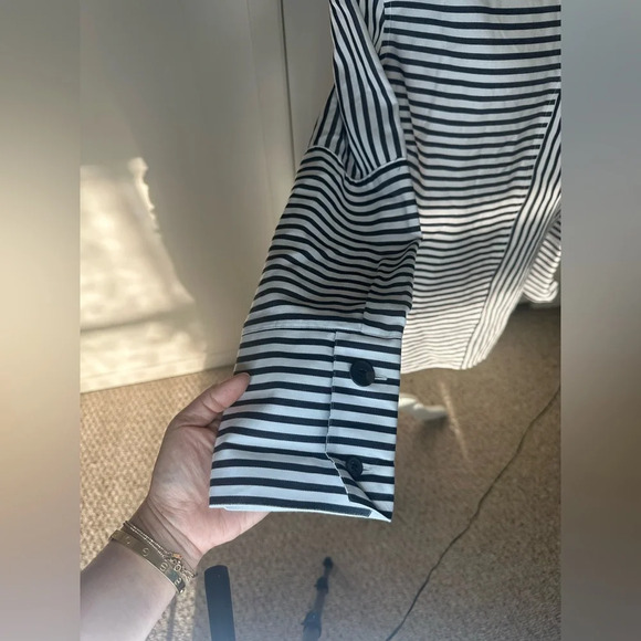 Chicos Size 1 No Iron Pullover Mixed Multi Stripe size S - Picture 6 of 12